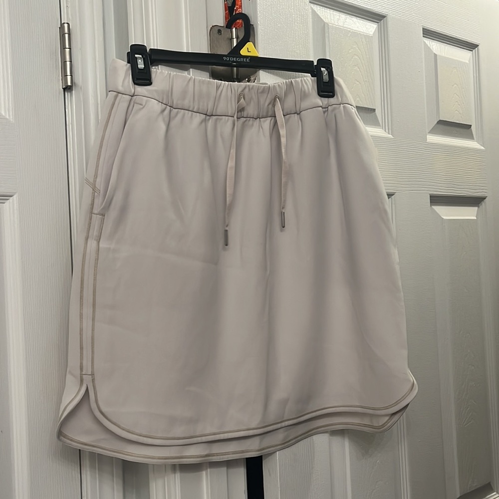 Lululemon on the fly skirt - NWT